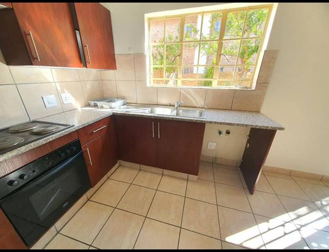 3 BEDROOM TOWNHOUSE FOR SALE IN ANNLIN